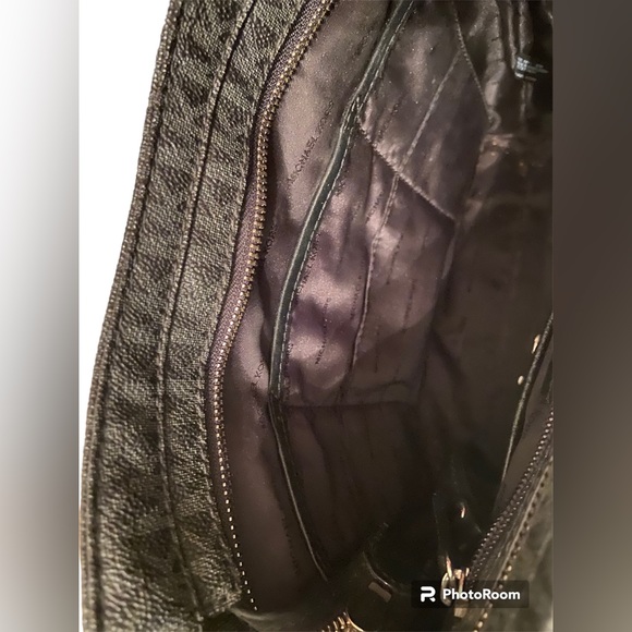 MICHAEL KORS  JetSet Travel Messenger Crossbody Bag Black/Logo-Print Canvas - Picture 5 of 6